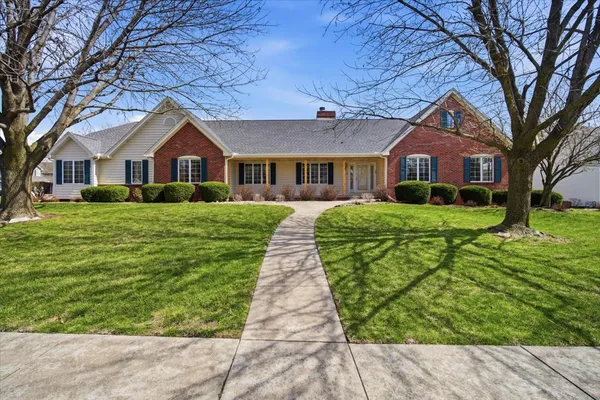 $499,900 | 1913 Woodbine Road, Bloomington, IL 61704