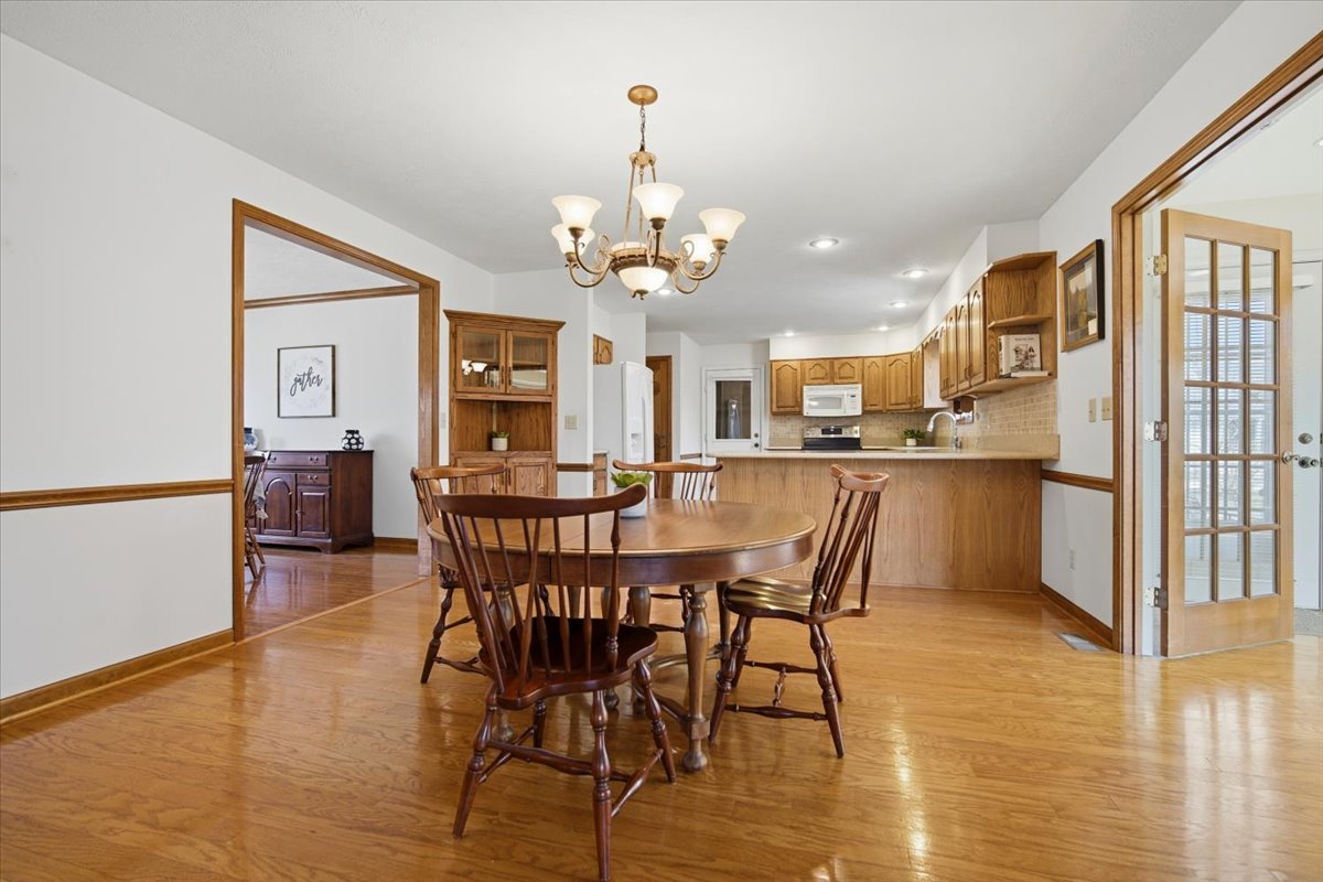 1913 Woodbine Road Bloomington, IL 61704 - Photo 22 of 45