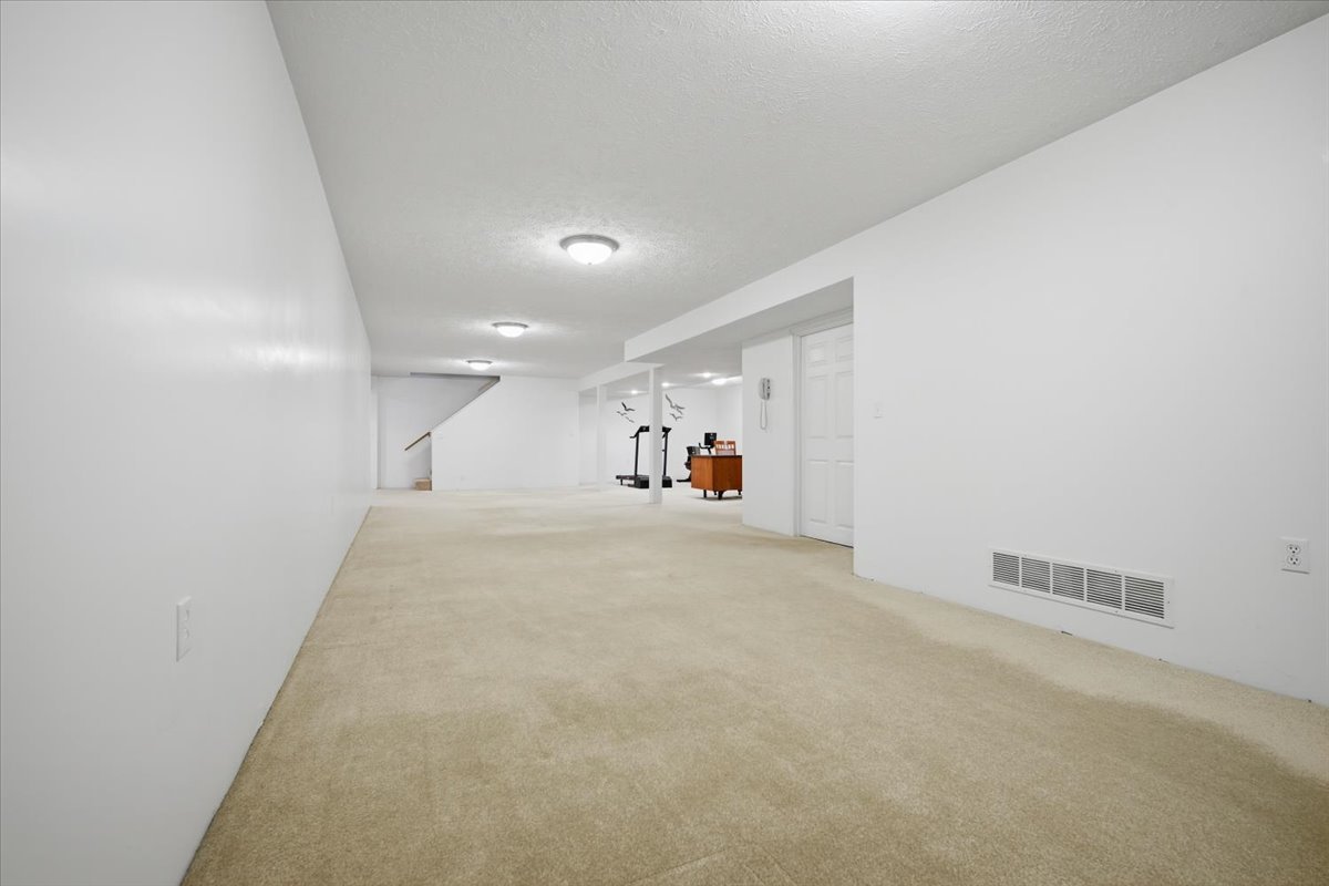 1913 Woodbine Road Bloomington, IL 61704 - Photo 35 of 45