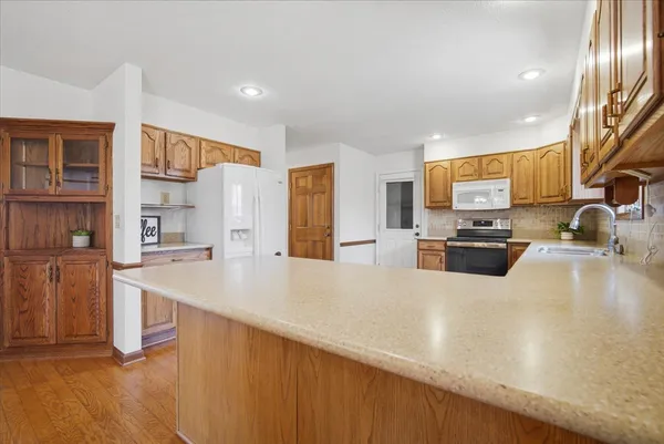 $499,900 | 1913 Woodbine Road, Bloomington, IL 61704