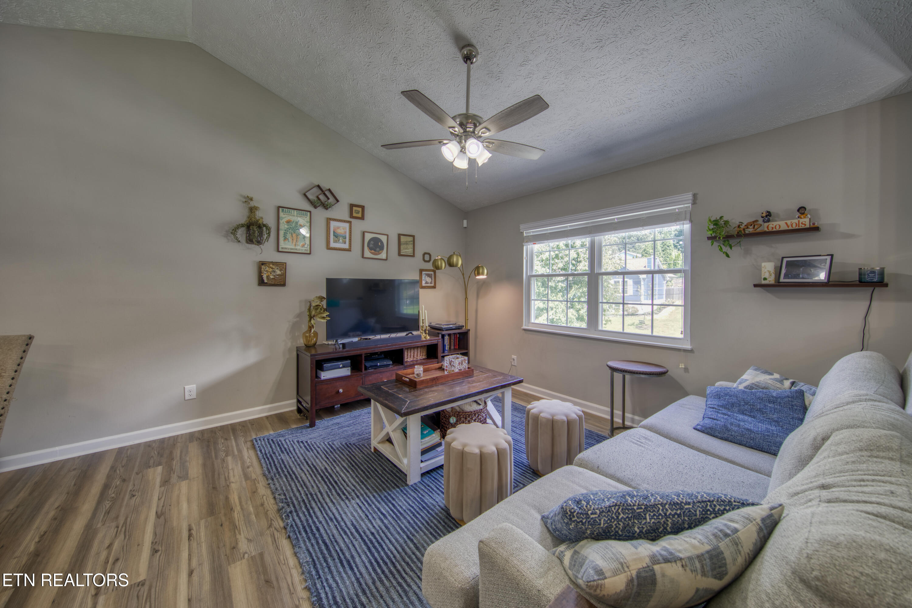 3913 Abercorn Road Knoxville, TN 37921 - Photo 3 of 21 IMG_1514