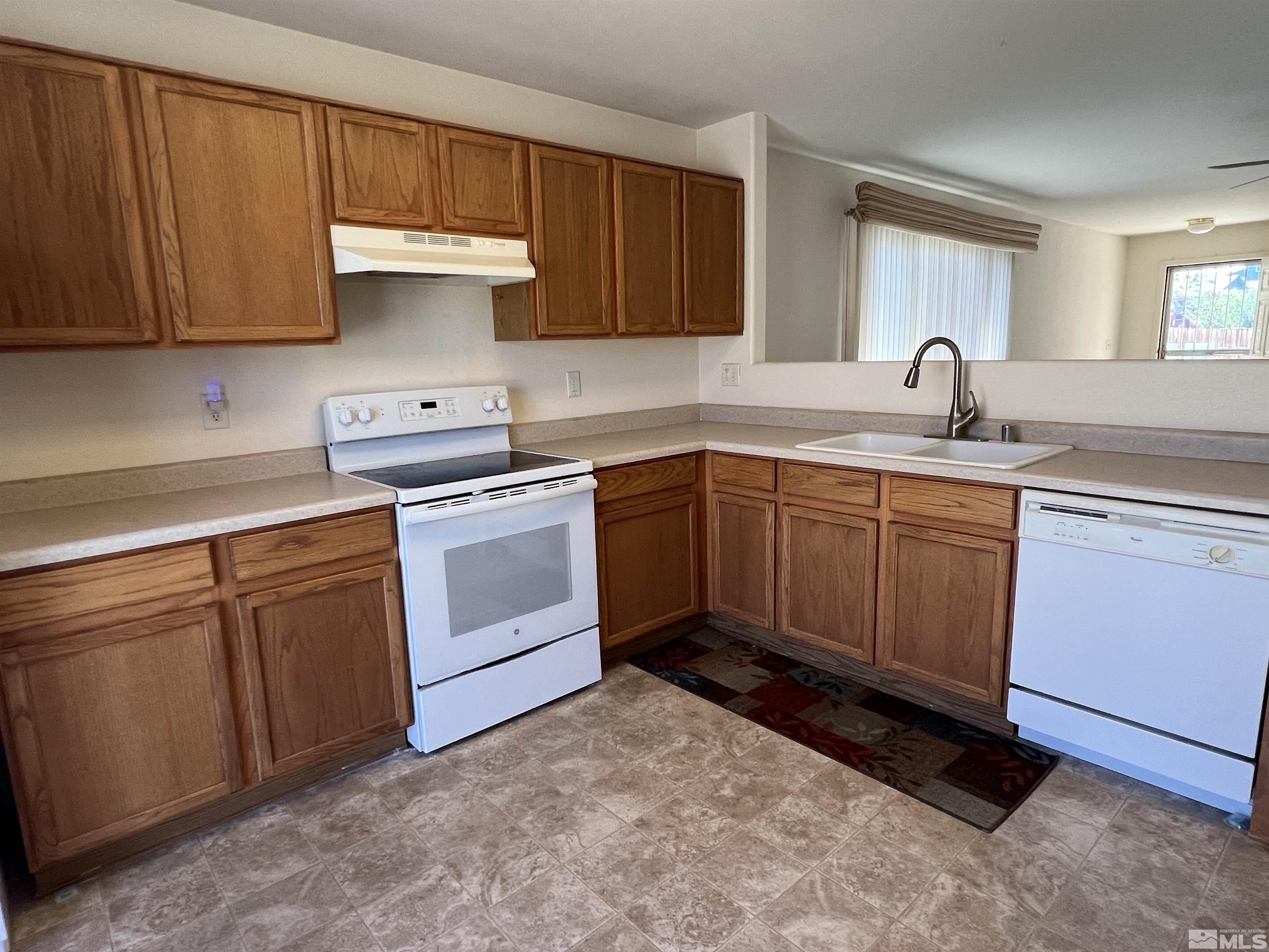 8390 Halladale Drive Reno, NV 89506 - Photo 7 of 23 Photo 7