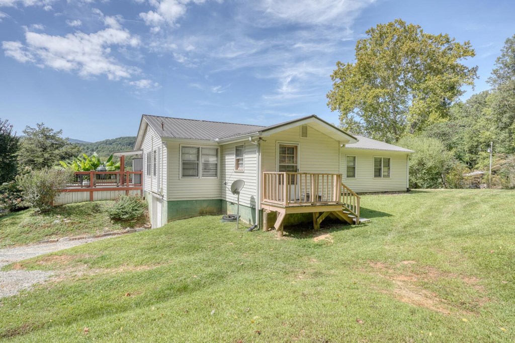 729 Collins Road Blairsville, GA 30512 - Photo 11 of 72