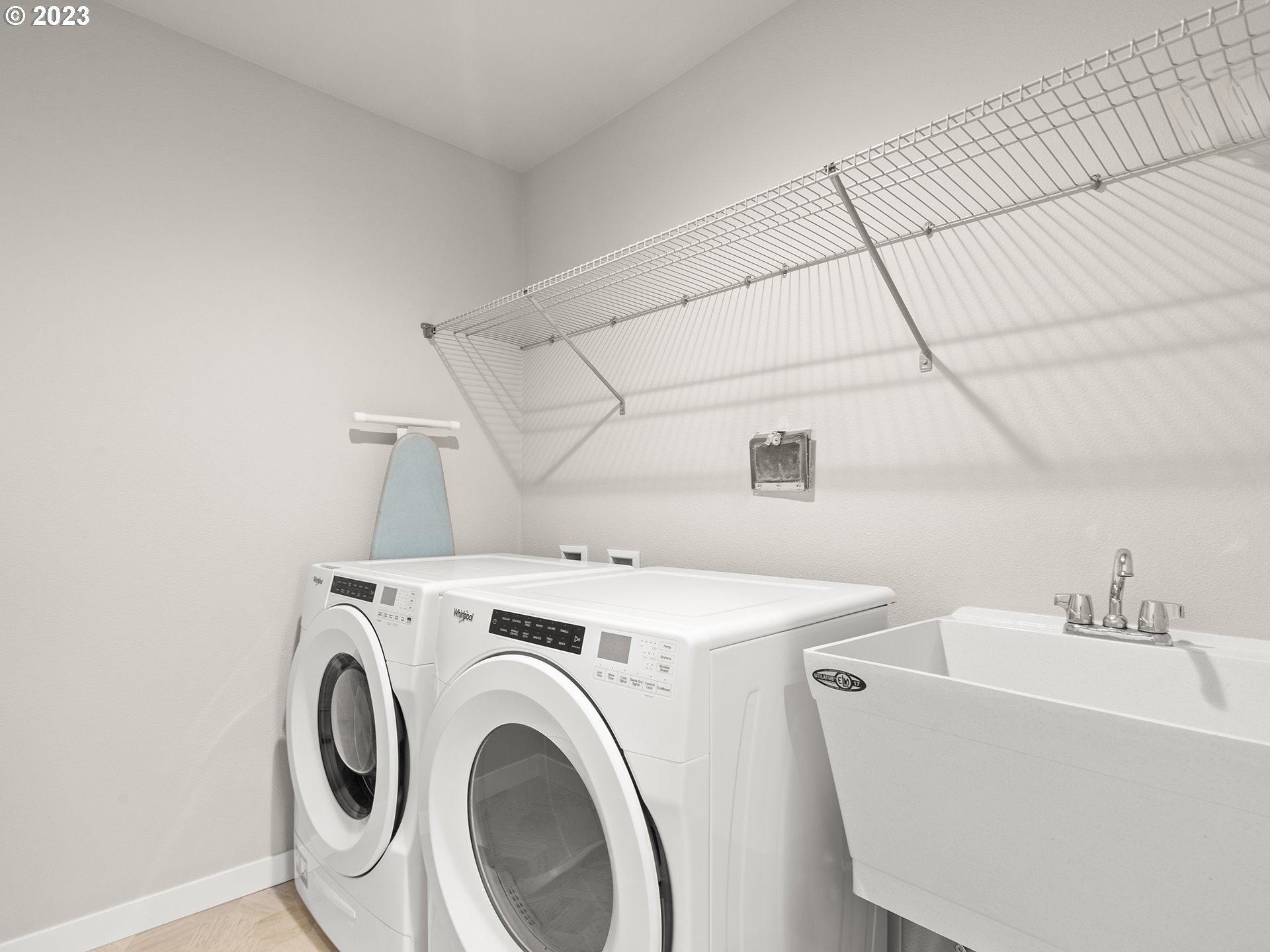 8713 North 1st Street Ridgefield, WA 98642 - Photo 21 of 24 a utility room with dryer and washer