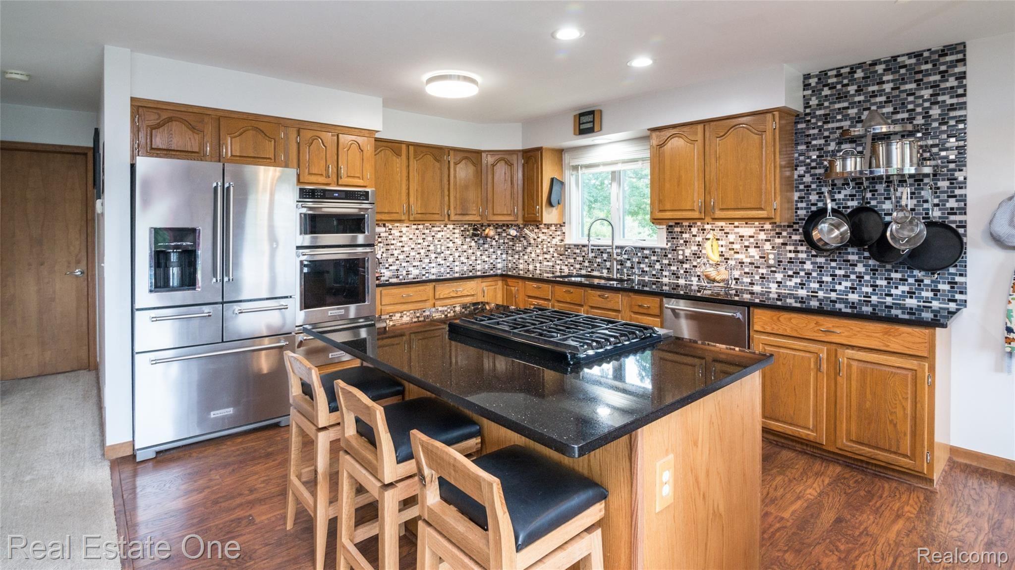13665 Hibner Road Hartland, MI 48353 - Photo 10 of 60 KITCHEN.jpg
