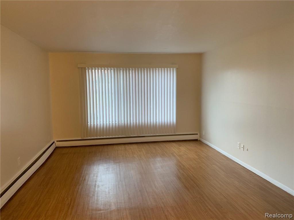 3340 Greenfield Road, Unit 18 Royal Oak, MI 48073 - Photo 2 of 7