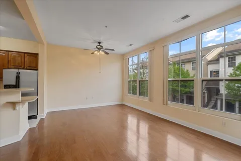 $449,000 | 3 Greenwich Drive, Unit 85, Jersey City, NJ 07305