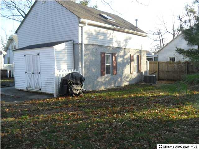 829 Beaver Dam Road Point Pleasant, NJ 08742 - Photo 3 of 3 a view of a small house