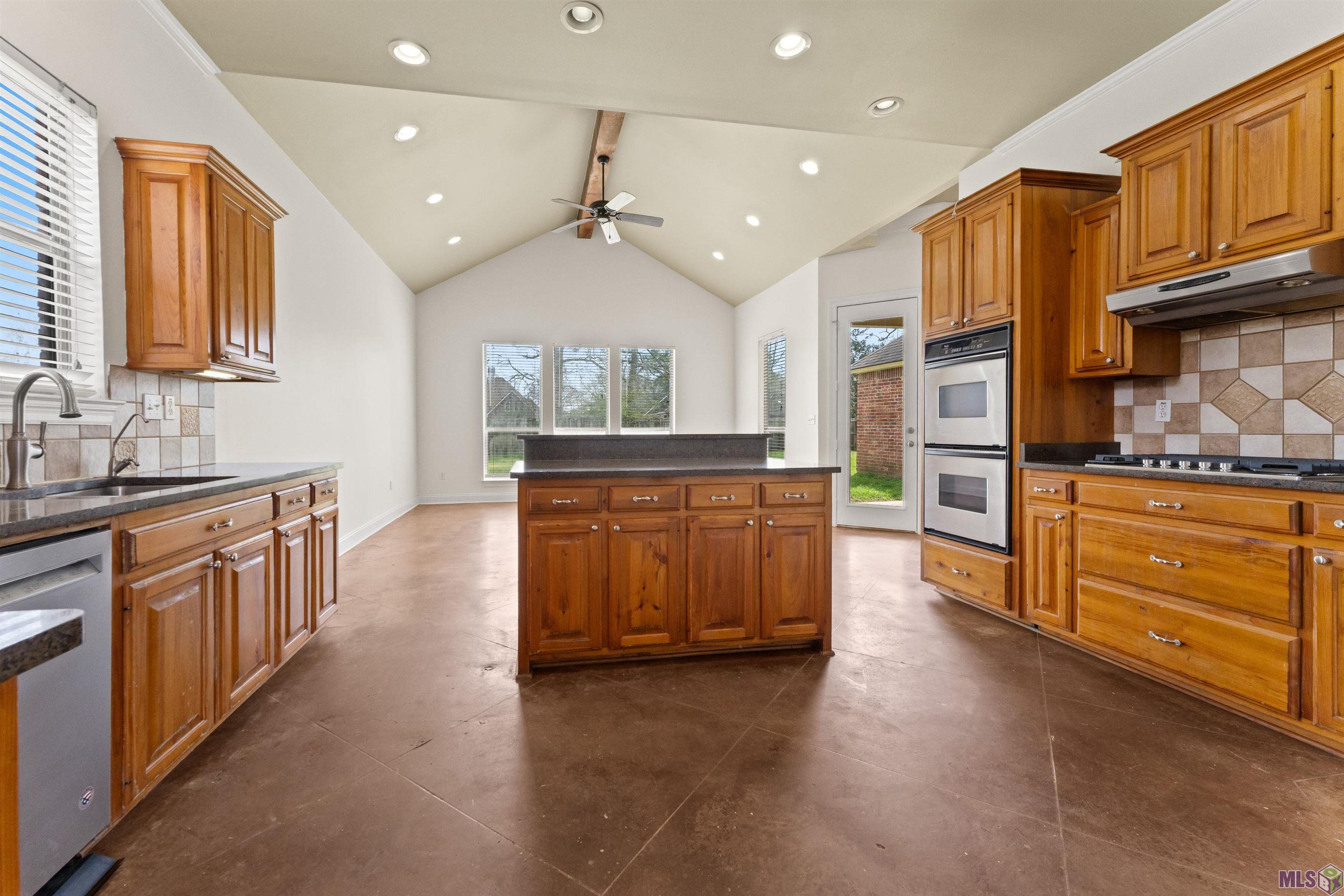 3055 Shadow Hill Drive Baton Rouge, LA 70816 - Photo 10 of 24