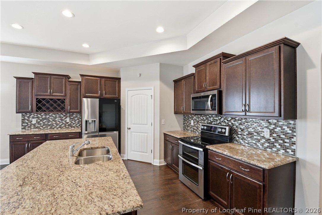 414 Longthorpe Road Fayetteville, NC 28311 - Photo 7 of 35
