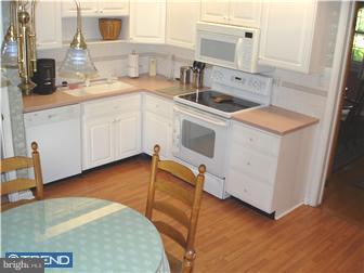470 Pepper Road Huntingdon Valley, PA 19006 - Photo 2 of 12 Kitchen