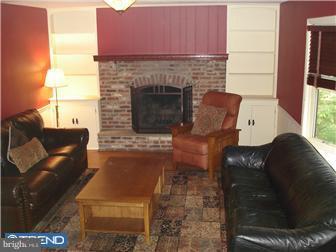 470 Pepper Road Huntingdon Valley, PA 19006 - Photo 8 of 12 Family Room