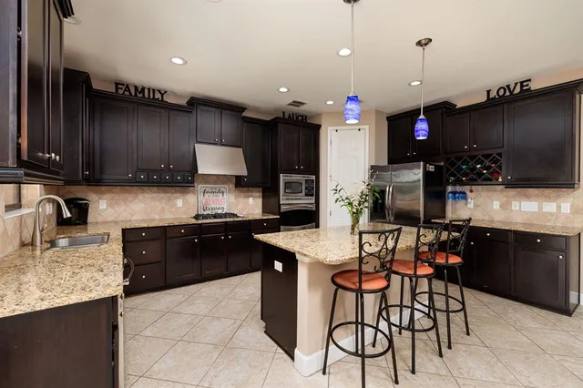 $975,000 | 4611 Grand Preserve Place, Palm Harbor, FL 34684