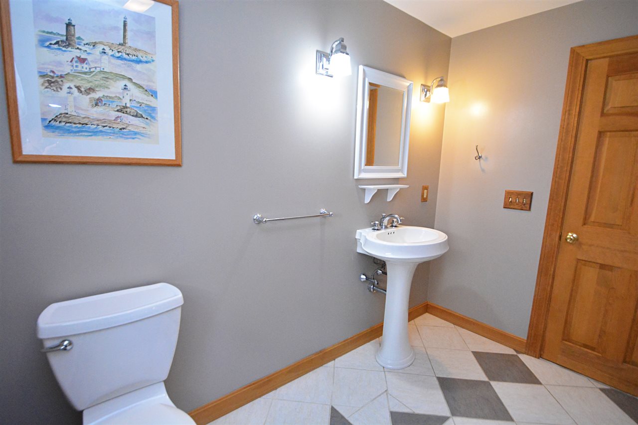 868 Ten Rod Road Farmington, NH 03835 - Photo 2 of 39