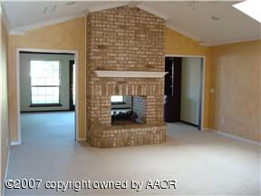 7703 Sheldon Road Amarillo, TX 79119 - Photo 3 of 10 Living Area