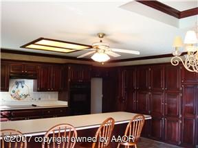 7703 Sheldon Road Amarillo, TX 79119 - Photo 6 of 10 Kitchen View 2