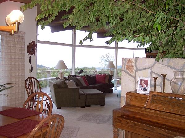 2730 Holly Road Santa Barbara, CA 93105 - Photo 25 of 25 Piano