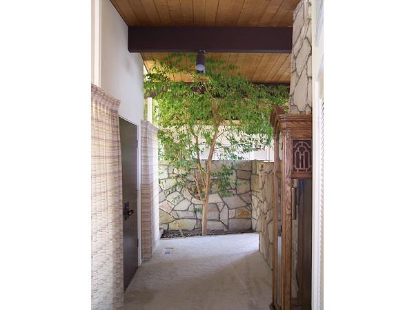 2730 Holly Road Santa Barbara, CA 93105 - Photo 10 of 25 Hallway