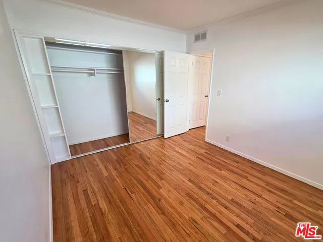 $2,345 | 1438 South Barrington Avenue, Unit 6, Los Angeles, CA 90025