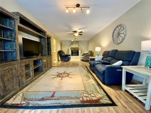 $169,000 | 934 Farm To Market Road 356, Onalaska, TX 77360