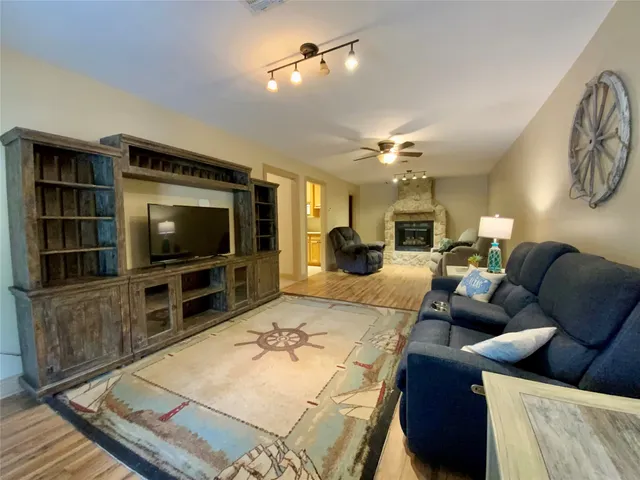 $169,000 | 934 Farm To Market Road 356, Onalaska, TX 77360