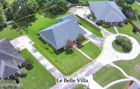 $299,999 | 2018 La Belle Villa Road, New Iberia, LA 70563