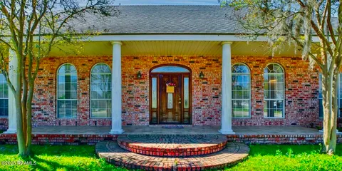 $299,999 | 2018 La Belle Villa Road, New Iberia, LA 70563