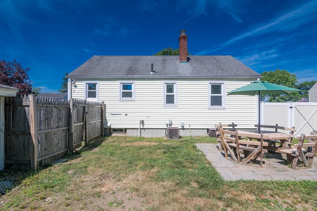 73 Catalpa Terrace Springfield, MA 01119 - Photo 6 of 31