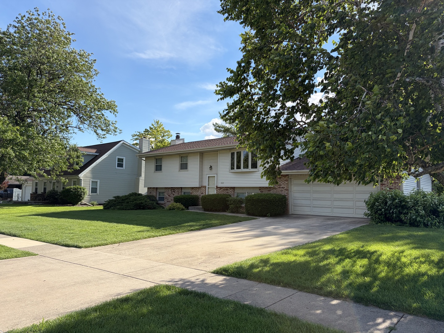101 South Parkside Road Normal, IL 61761 - Photo 5 of 37