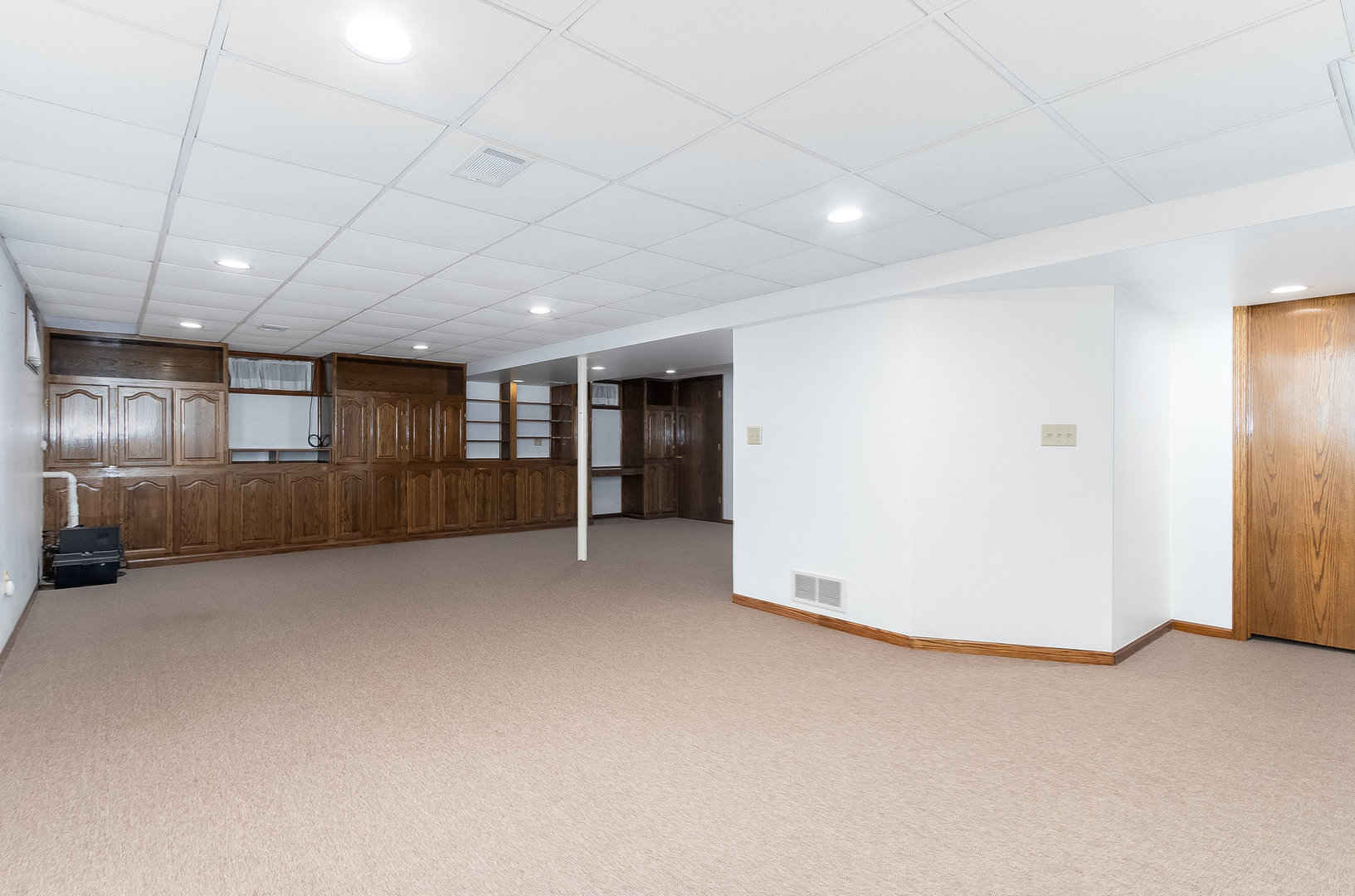 25121 West Willow Drive Plainfield, IL 60544 - Photo 21 of 28 a view of an empty room