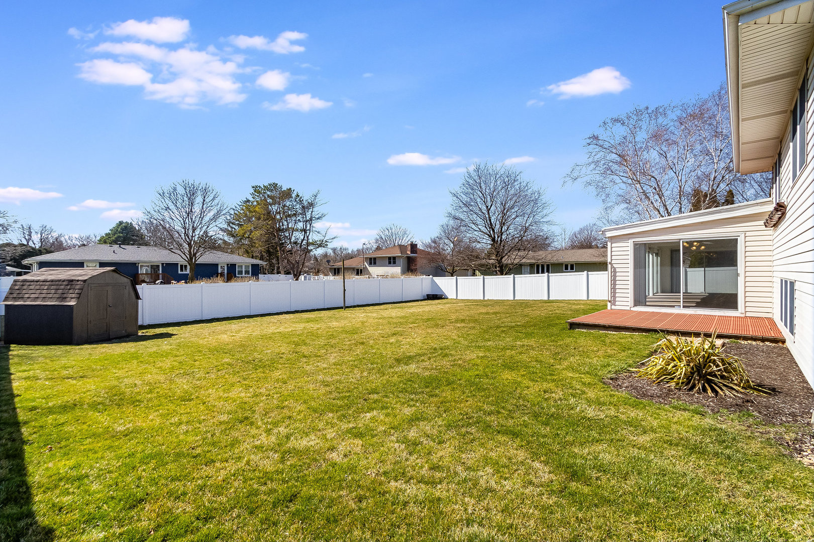 25121 West Willow Drive Plainfield, IL 60544 - Photo 27 of 28 a view of an outdoor space and swimming pool