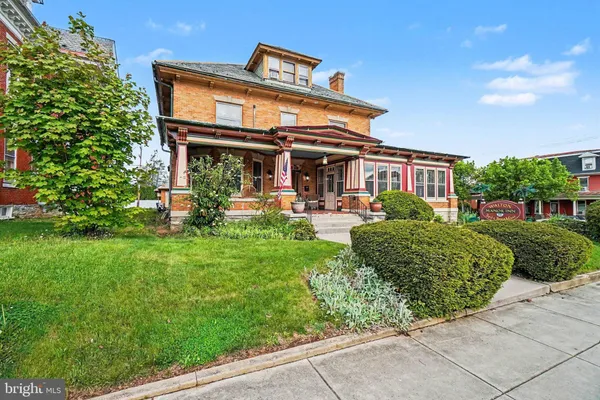 $874,900 | 231 East Main Street, Palmyra, PA 17078
