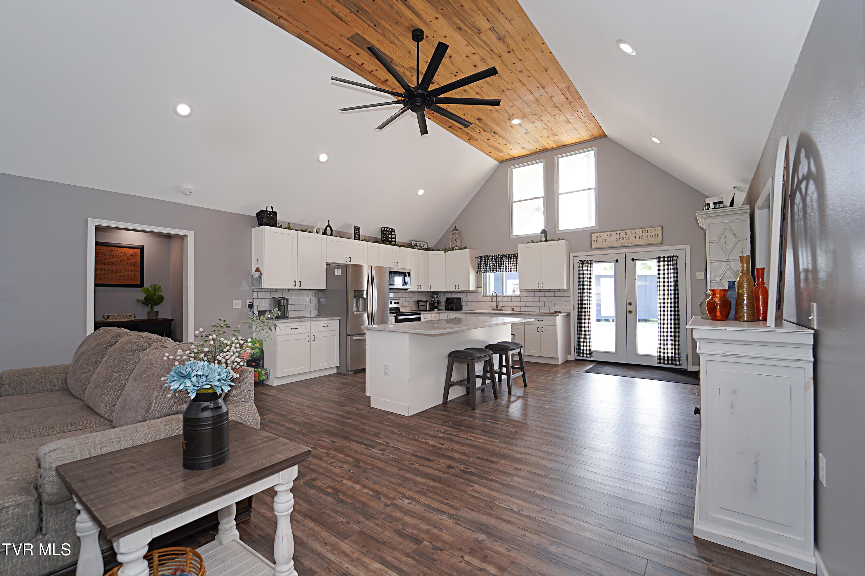 106 Turner Hill Road Mosheim, TN 37818 - Photo 4 of 42 DSC00930