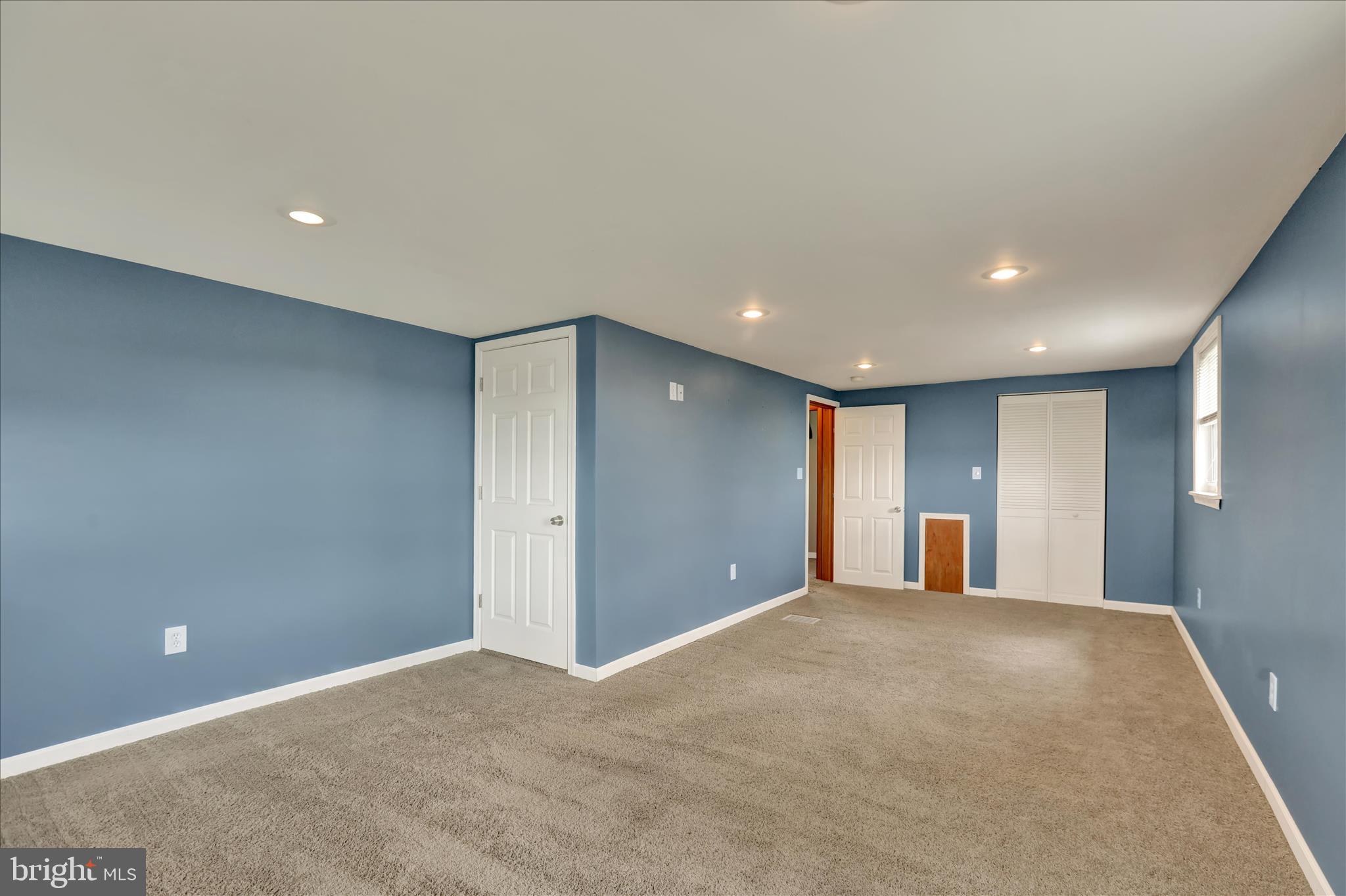 3027 Limekiln Road Birdsboro, PA 19508 - Photo 18 of 37 a view of a livingroom with a ceiling fan