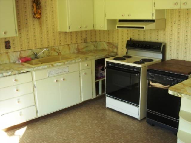 1411 North Locust Road Spokane, WA 99206 - Photo 3 of 9