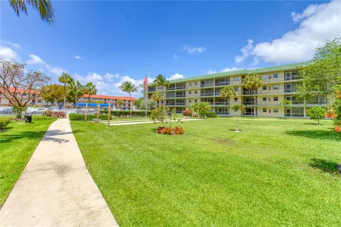 $115,000 | 804 Southeast 7th Street, Unit 107, Deerfield Beach, FL 33441