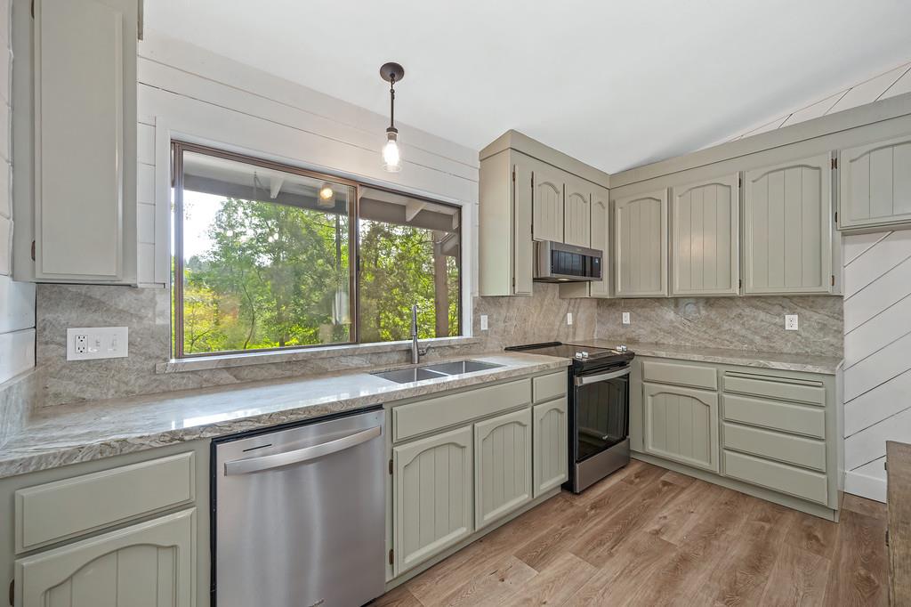 15358 Sky Pines Road Grass Valley, CA 95949 - Photo 4 of 37