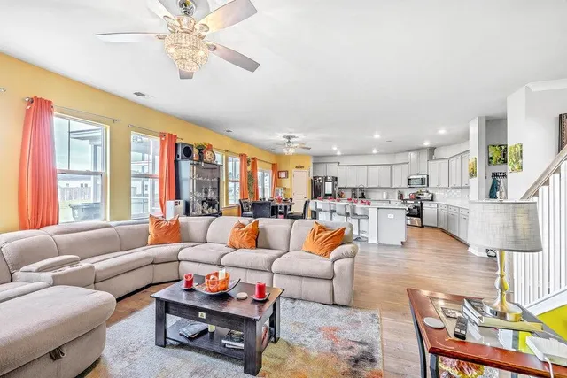 $2,995 | 610 Squire Pope Road, Summerville, SC 29486