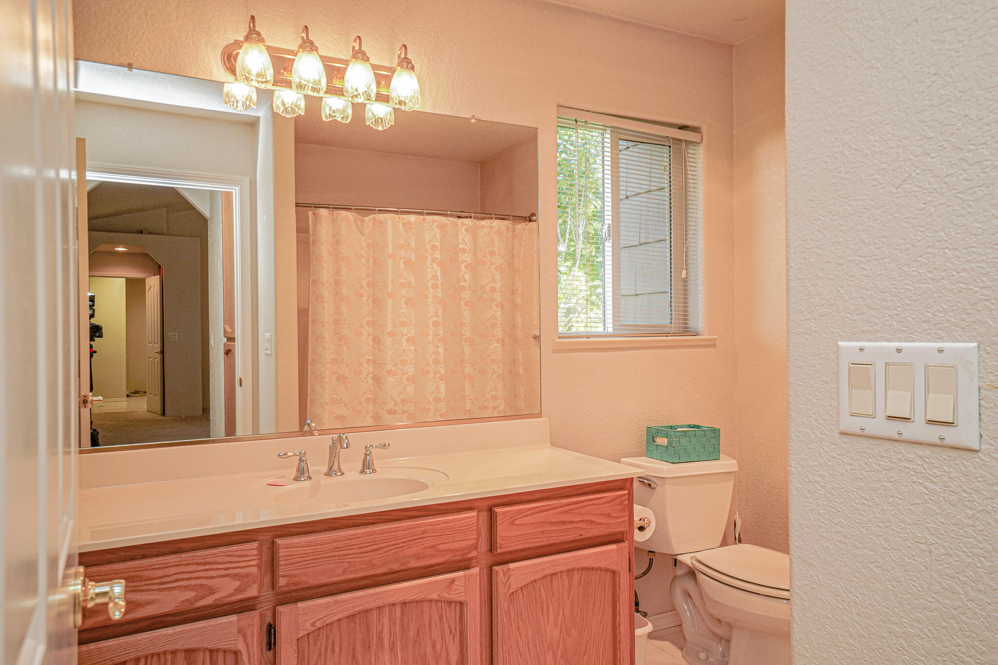 2398 Springbrook Road, Unit 4 Medford, OR 97504 - Photo 19 of 27 bathroom two