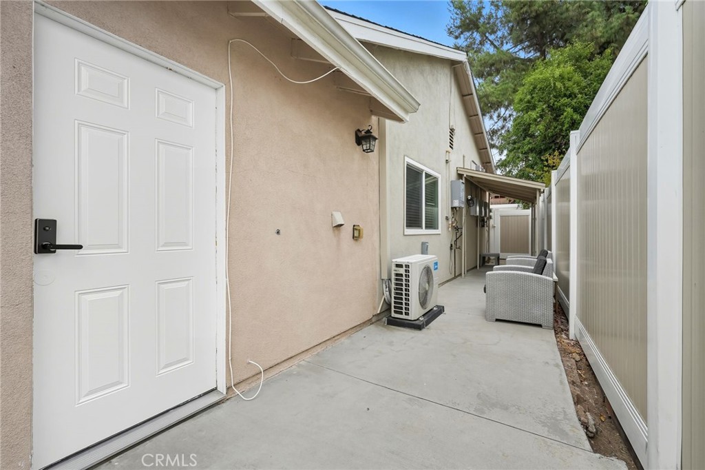 11642 Gothic Avenue Granada Hills, CA 91344 - Photo 5 of 27