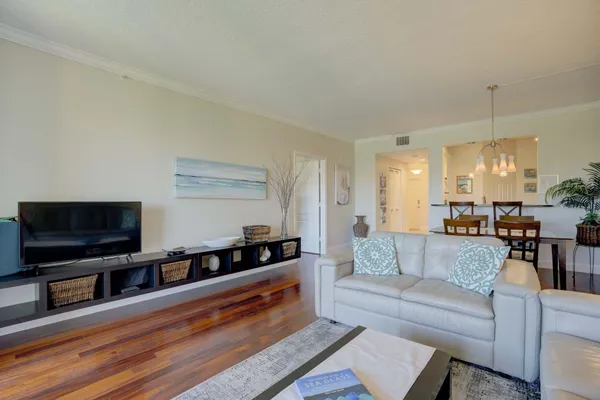 $2,800 | 500 Uno Lago Drive, Unit 404, Juno Beach, FL 33408
