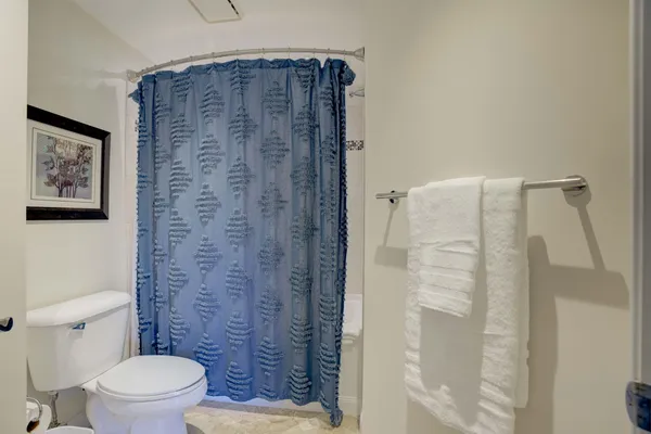 $2,800 | 500 Uno Lago Drive, Unit 404, Juno Beach, FL 33408