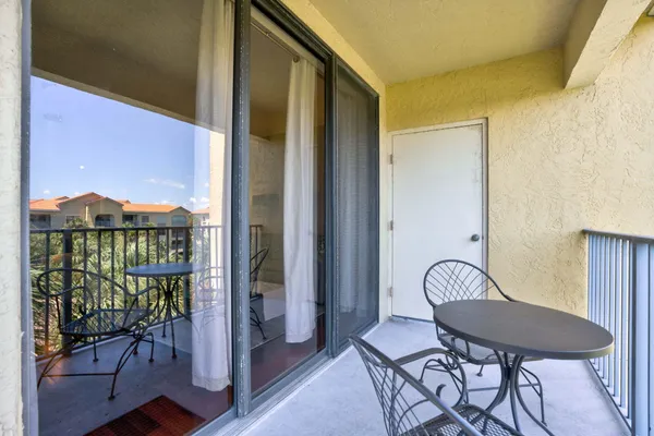 $2,800 | 500 Uno Lago Drive, Unit 404, Juno Beach, FL 33408