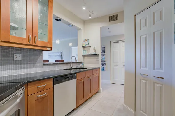 $2,800 | 500 Uno Lago Drive, Unit 404, Juno Beach, FL 33408