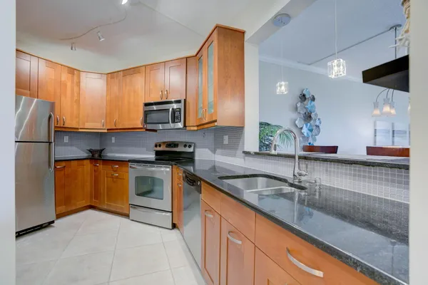 $2,800 | 500 Uno Lago Drive, Unit 404, Juno Beach, FL 33408