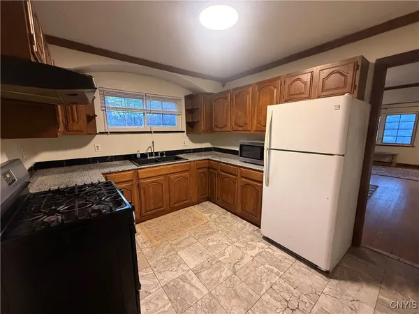 $1,300 | 1689 West Colvin Street, Unit 1, Syracuse, NY 13207