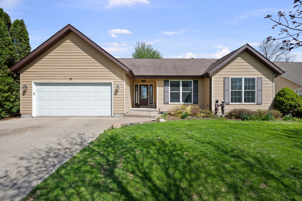 318 Sycamore Street Wilton, IA 52778 - Photo 1 of 38