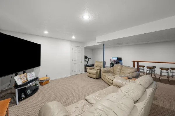 $369,000 | 318 Sycamore Street, Wilton, IA 52778