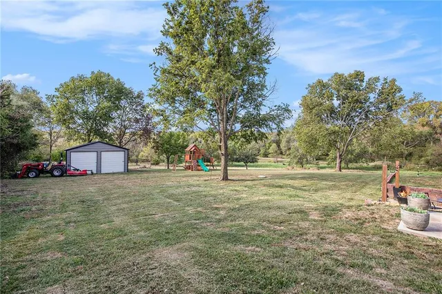 $570,700 | 30495 West 95th Street, De Soto, KS 66018