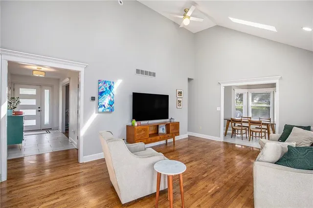 $570,700 | 30495 West 95th Street, De Soto, KS 66018